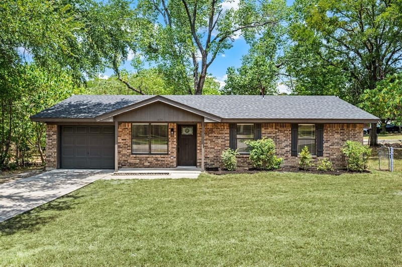 1409 Scotland Avenue, Azle TX 76020