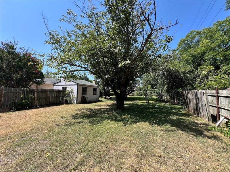 1206 Crestwood Drive, Cleburne TX 76033 - Photo 8