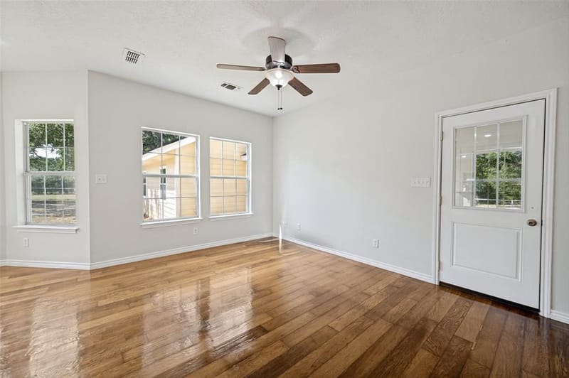 229 Quail Run Road, Valley View TX 76272 - Photo 18