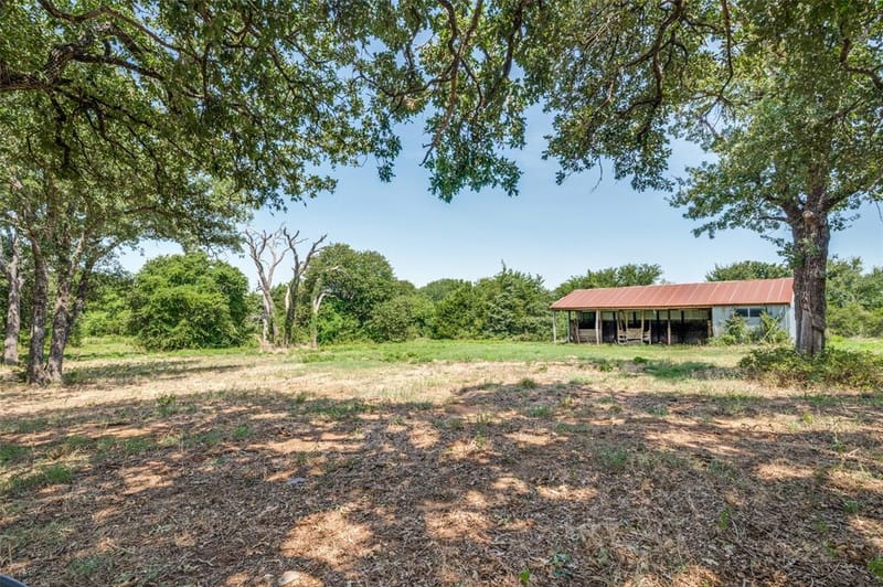 229 Quail Run Road, Valley View TX 76272 - Photo 35