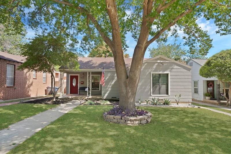 4028 Locke Avenue, Fort Worth TX 76107