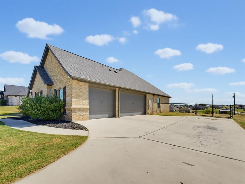 139 Bluff Ridge Court, Paradise TX 76073 - Photo 32