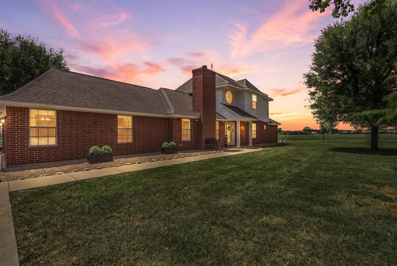 900 E Chad Street, Whitney TX 76692 - Photo 2