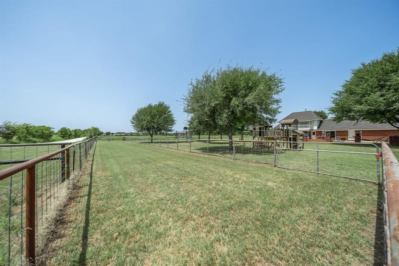 900 E Chad Street, Whitney TX 76692 - Photo 26