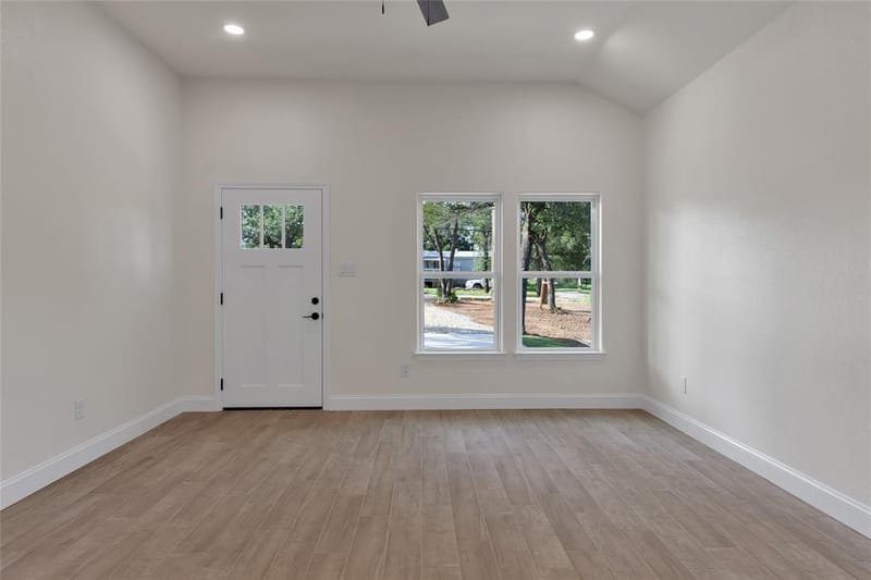 811 SW 28th Street, Mineral Wells TX 76067 - Photo 7