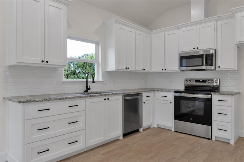 811 SW 28th Street, Mineral Wells TX 76067 - Photo 9