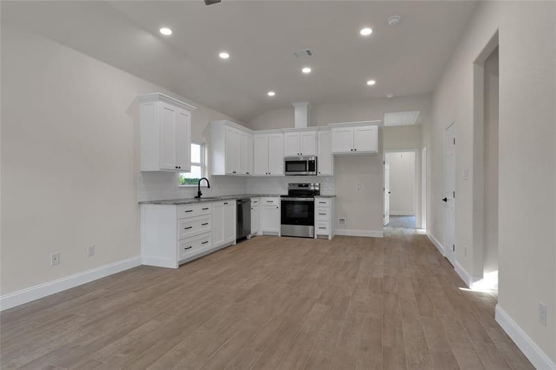 811 SW 28th Street, Mineral Wells TX 76067 - Photo 10