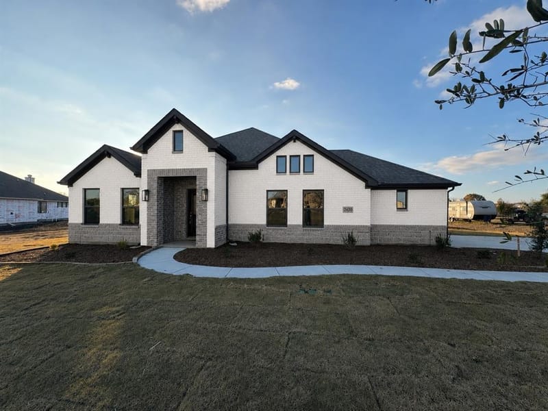 7015 Lilly Lane, Sanger TX 76266