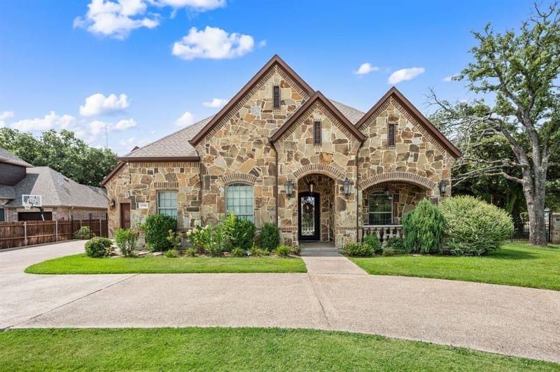 3300 Alexandria Court, Grapevine TX 76092