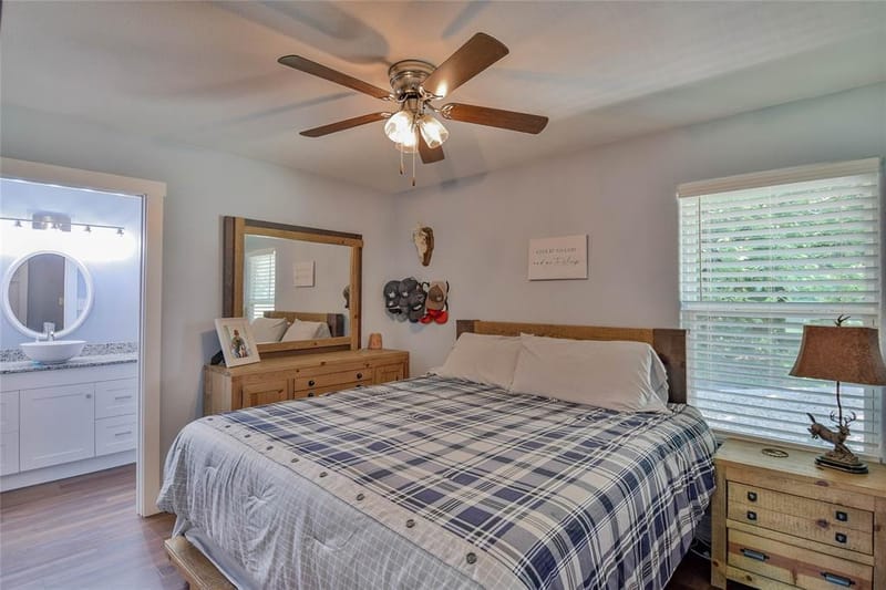 903 Comanche Cove Drive, Granbury TX 76048 - Photo 9