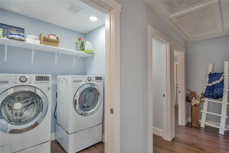 903 Comanche Cove Drive, Granbury TX 76048 - Photo 8