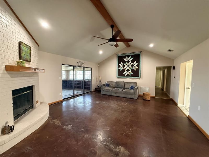 517 E Locust Street, Nocona TX 76255 - Photo 3