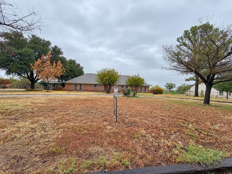 517 E Locust Street, Nocona TX 76255 - Photo 33
