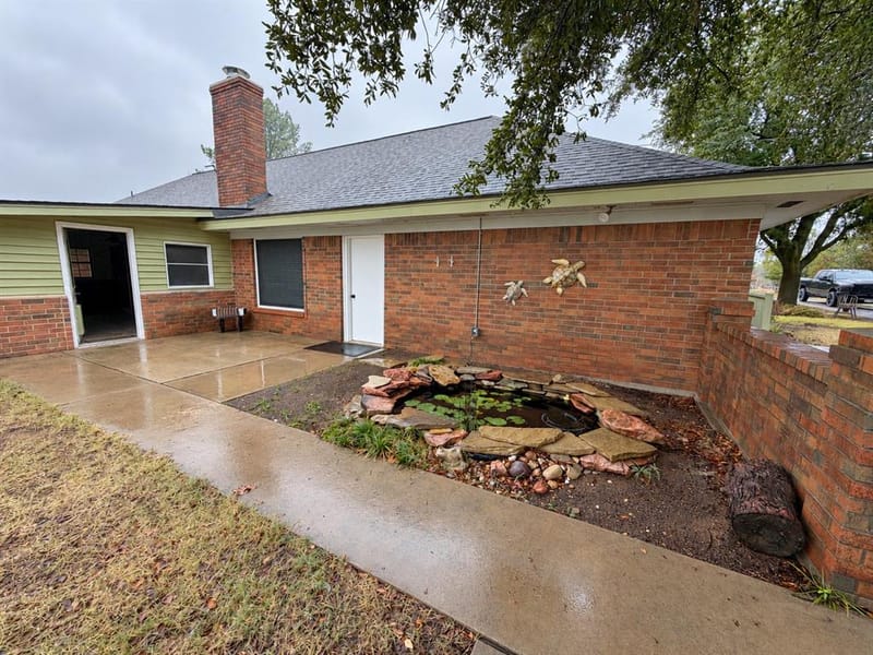 517 E Locust Street, Nocona TX 76255 - Photo 15