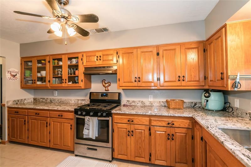 517 E Locust Street, Nocona TX 76255 - Photo 11