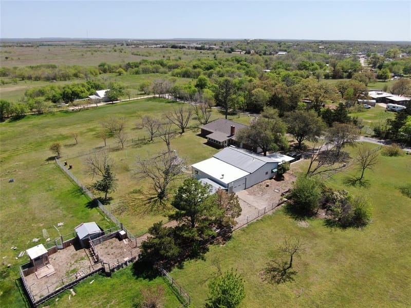 517 E Locust Street, Nocona TX 76255 - Photo 40