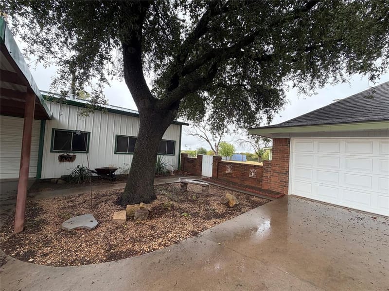 517 E Locust Street, Nocona TX 76255 - Photo 35