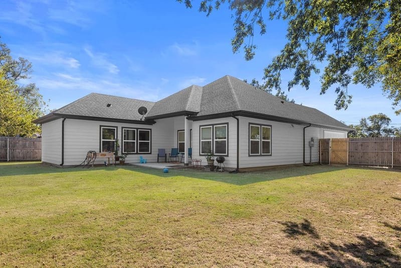 201 W South Street, Whitesboro TX 76273 - Photo 26