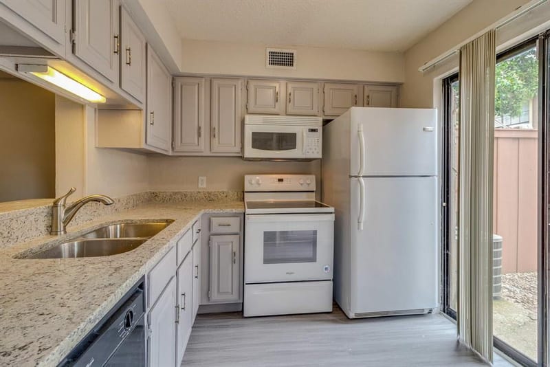 2620 Piedras # 3, Irving TX 75038 - Photo 10