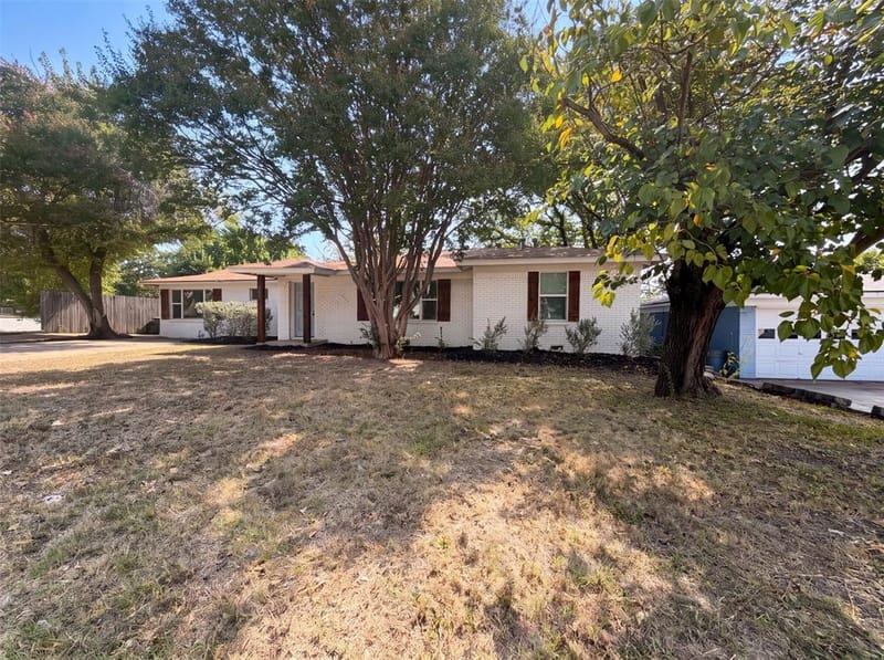 832 Central Drive, Bedford TX 76022 - Photo 24