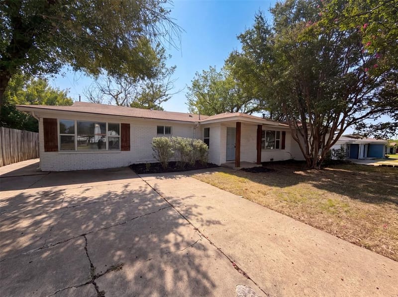 832 Central Drive, Bedford TX 76022 - Photo 25