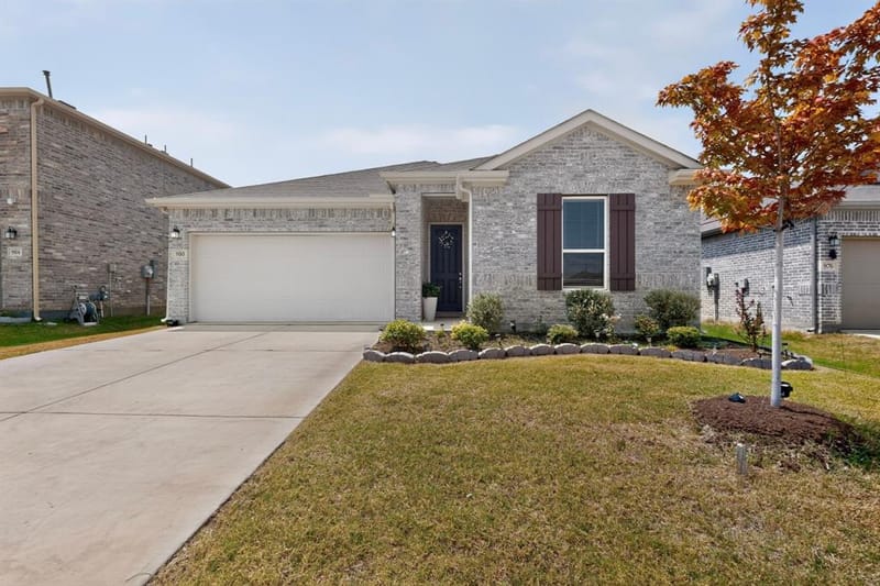 980 Burnett Drive, Aubrey TX 76227