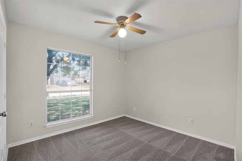 419 Murphy Road, Burleson TX 76028 - Photo 6