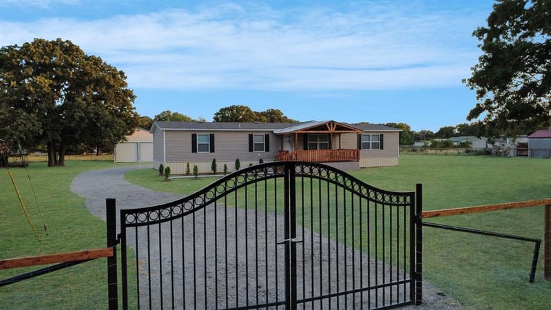 1800 County Road 2105, Kemp TX 75143 - Photo 2