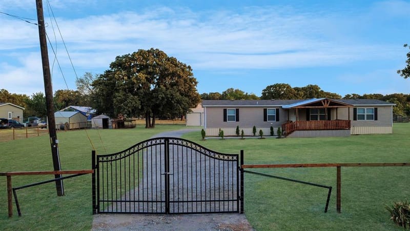 1800 County Road 2105, Kemp TX 75143
