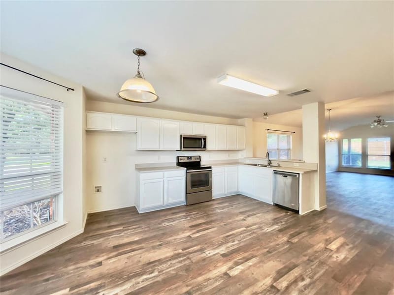 9117 Bastille Way, Frisco TX 75033 - Photo 4
