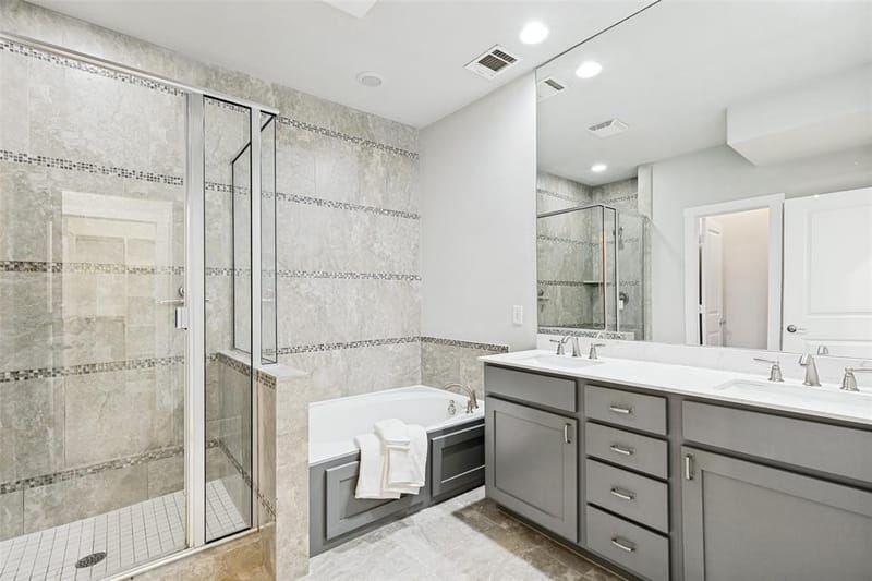 1305 Palm Springs Lane, Dallas TX 75204 - Photo 3
