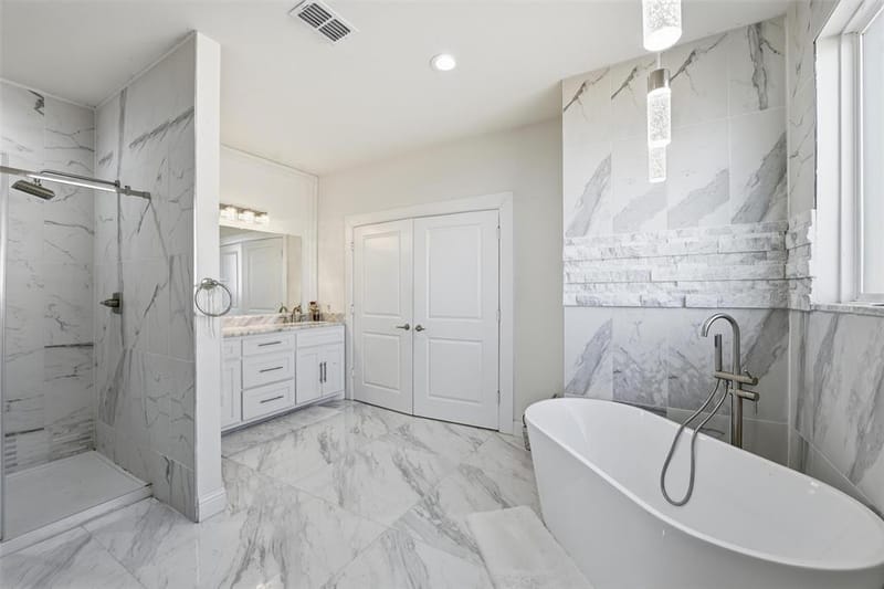 7725 Lakeview Circle, Fort Worth TX 76179 - Photo 3