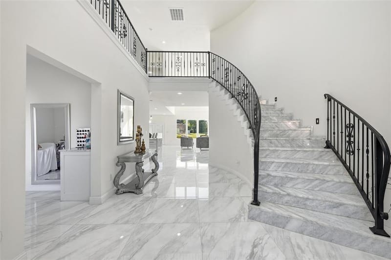 7725 Lakeview Circle, Fort Worth TX 76179