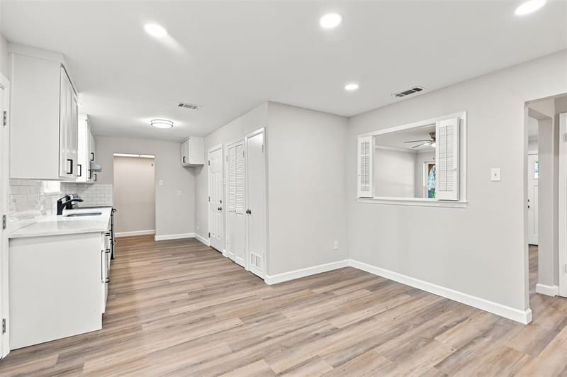 2730 Ridgewood Street, Irving TX 75062 - Photo 9