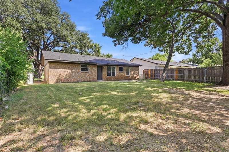 2730 Ridgewood Street, Irving TX 75062 - Photo 25