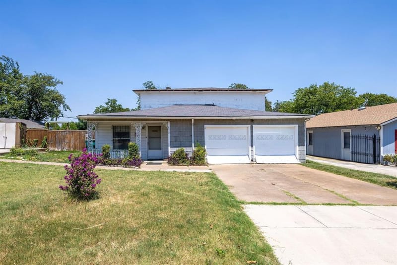 2716 NW Loraine Street, Fort Worth TX 76106