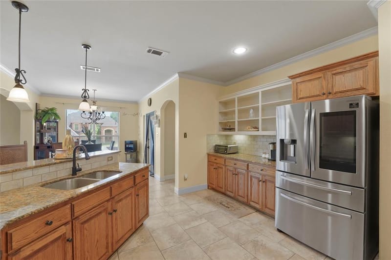 5132 Southpoint Drive, Arlington TX 76017 - Photo 2