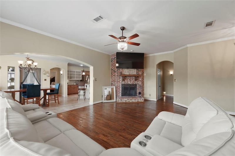 5132 Southpoint Drive, Arlington TX 76017 - Photo 6