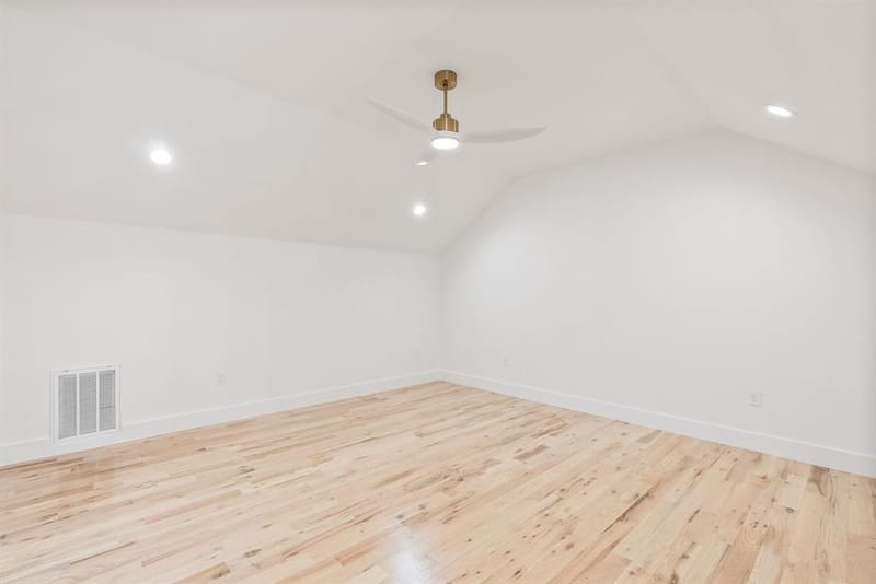 1334 E Kiest Boulevard, Dallas TX 75216 - Photo 32