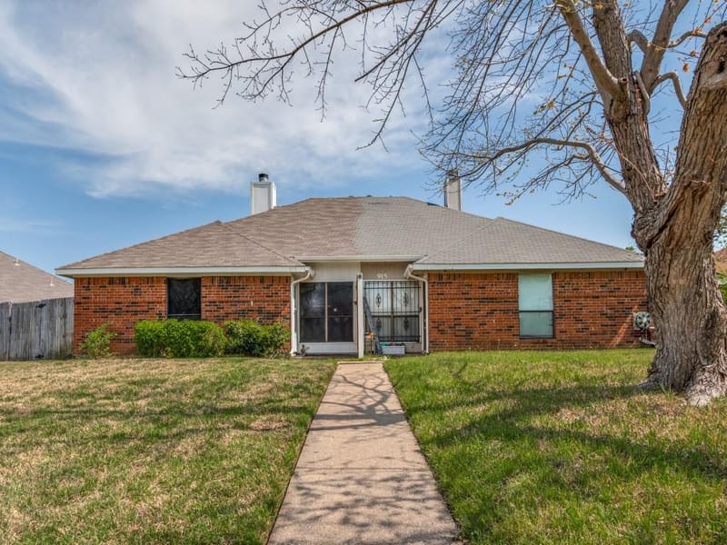 917 Westover Drive, Lancaster TX 75134 - Photo 7