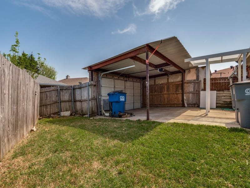 917 Westover Drive, Lancaster TX 75134 - Photo 11