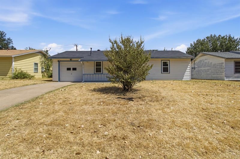 804 Aransas Drive, Euless TX 76039 - Photo 2