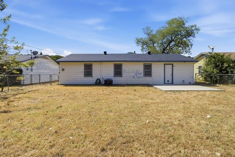 804 Aransas Drive, Euless TX 76039 - Photo 32