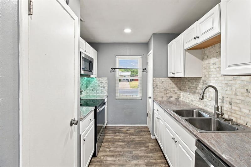 804 Aransas Drive, Euless TX 76039 - Photo 24