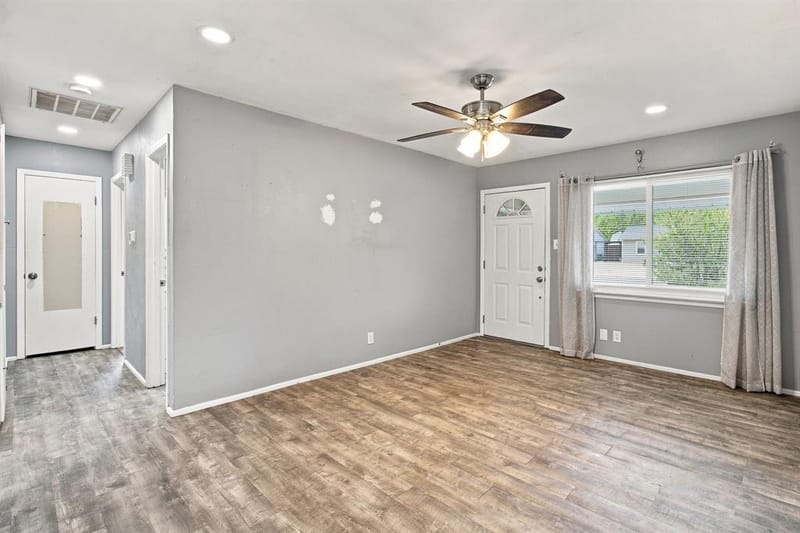 804 Aransas Drive, Euless TX 76039 - Photo 8