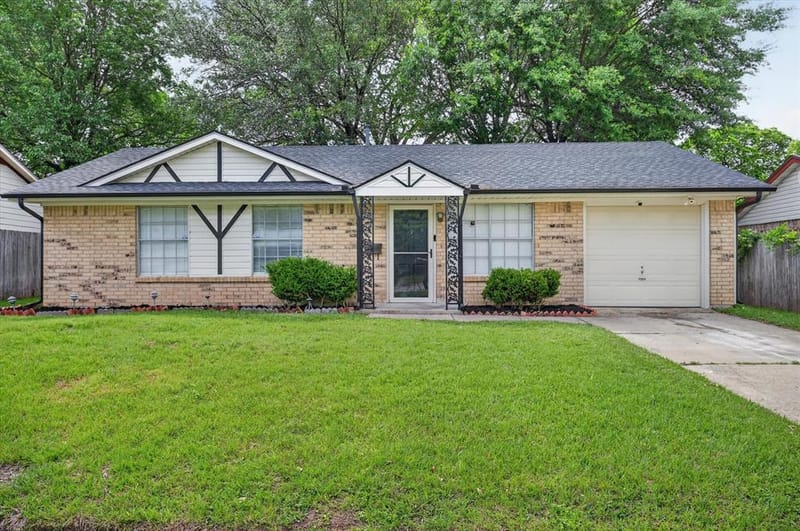 263 Merribrook Trail, Duncanville TX 75116