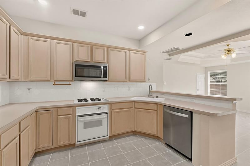 300 Cosbie Drive, Irving TX 75063 - Photo 13