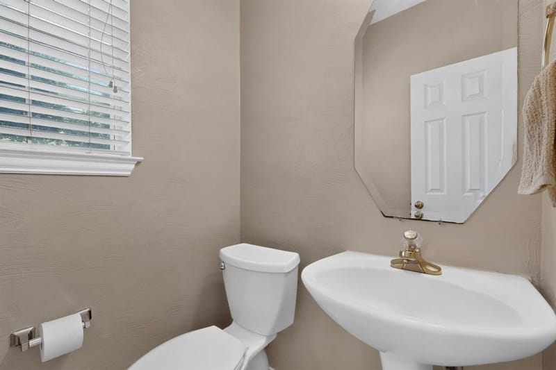 300 Cosbie Drive, Irving TX 75063 - Photo 17