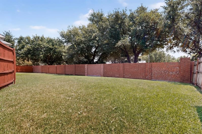 300 Cosbie Drive, Irving TX 75063 - Photo 33
