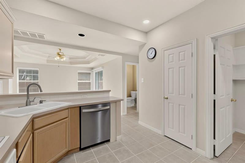 300 Cosbie Drive, Irving TX 75063 - Photo 15